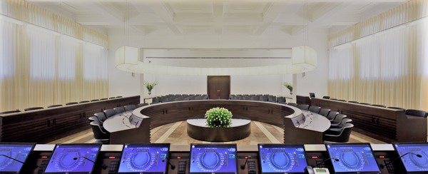 תכנון מערכות התקשורת והמולטימדיה באולם מועצת העיר, בבניין עיריית חיפה , שהיה מיועד ל"שימור אדריכלי"